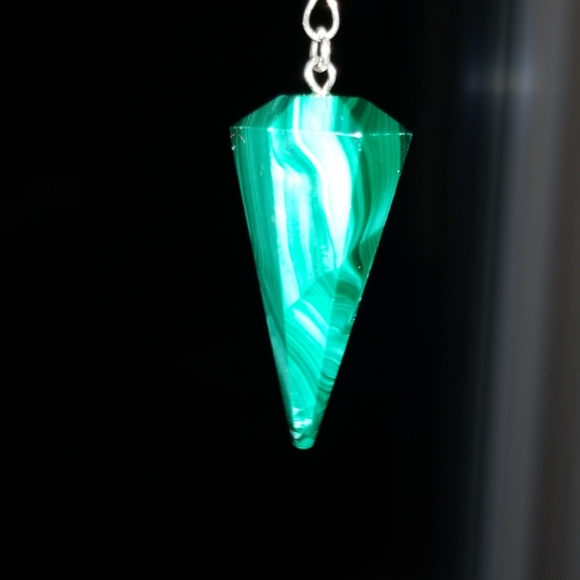 Malachite Crystal Pendulum - Picture 3 of 4